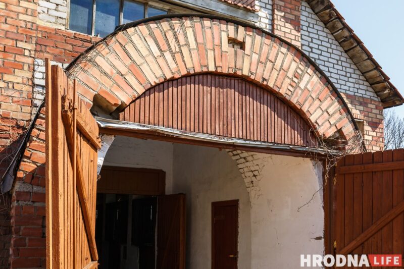 Блеск и нищета белорусского коневодства. Лошади приносят «золото», но на крышу и окна для них денег нет