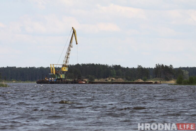 Амаль 10 гадоў, а пляжаў няма. На Гродзенскім моры людзі чакаюць інфраструктуру, а ўлады спадзяюцца на прыватнікаў