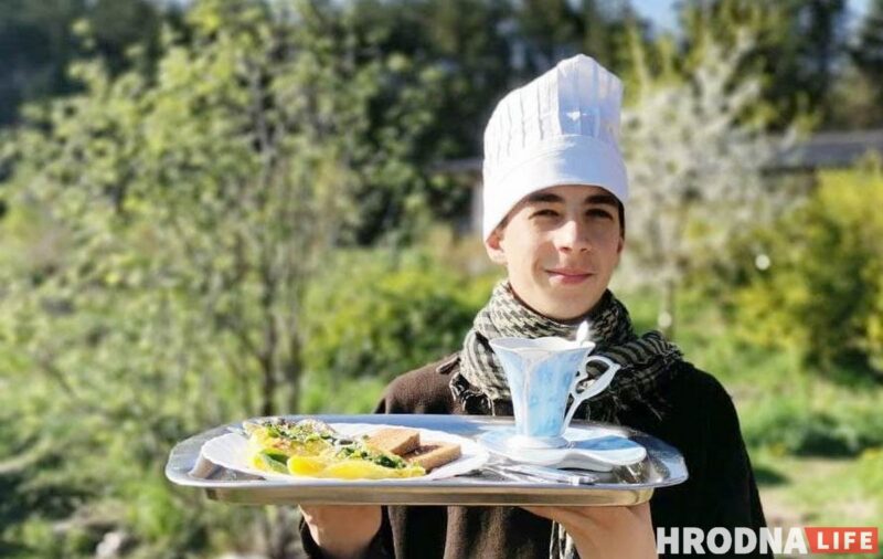 Готовь быстро, ешь медленно. Омлет с творожным сыром для воскресного завтрака