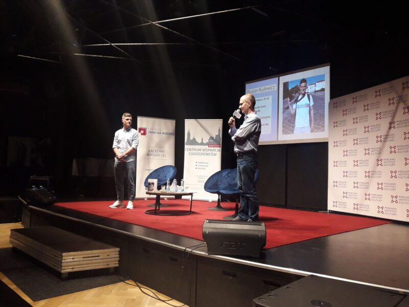 "У вымушанай камандзіроўцы". Руслан Кулевіч прэзентаваў у Беластоку свае кнігі пра гродзенцаў і знайшоў новых герояў