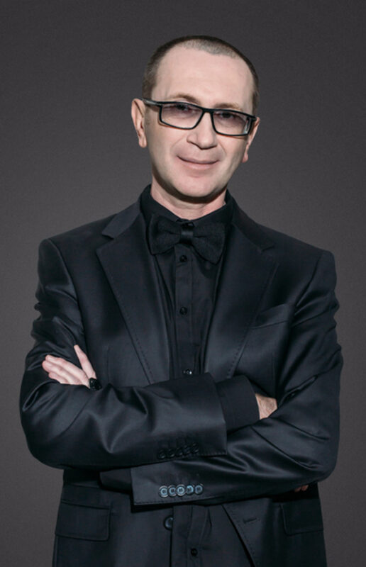 мода 50+, Константин Богомолов – имидж-дизайнер и аналитик моды, руководитель Международного учебного центра «Bogomolov’ Image School». Рига, Латвия