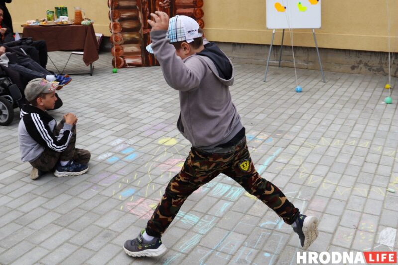 “Следующим будет Папа Римский”. Как работает Гродненский детский хоспис, за который переживает Анджелина Джоли