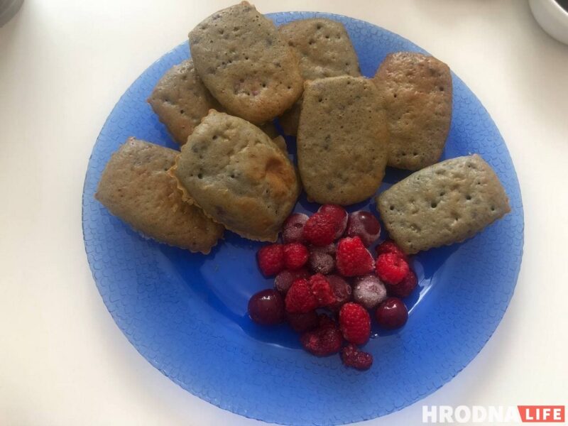 Готовь быстро, ешь медленно. Малиновые маффины к воскресному завтраку