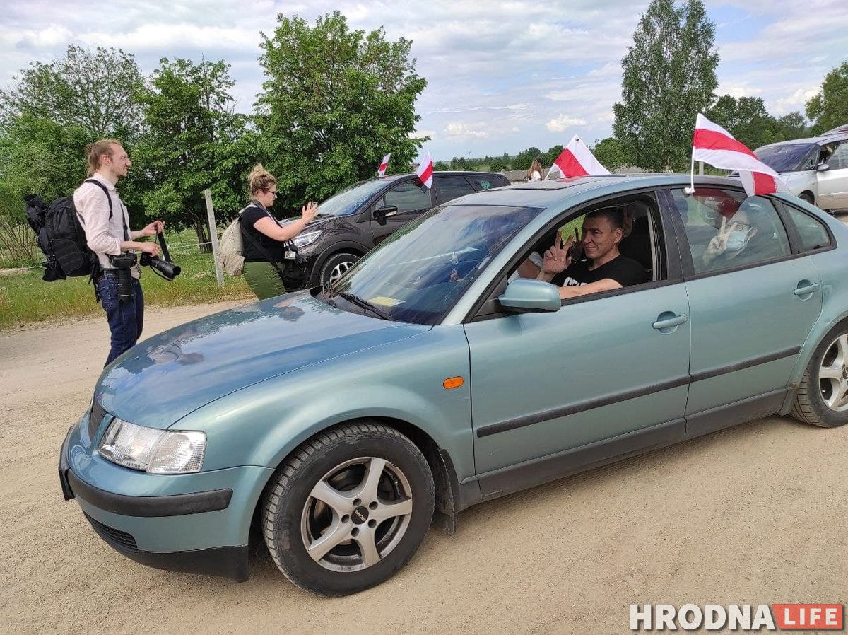 «Вызваліце палітвязняў і адкрыйце мяжы». На польска-беларускай мяжы пачаўся намётавы мітынг