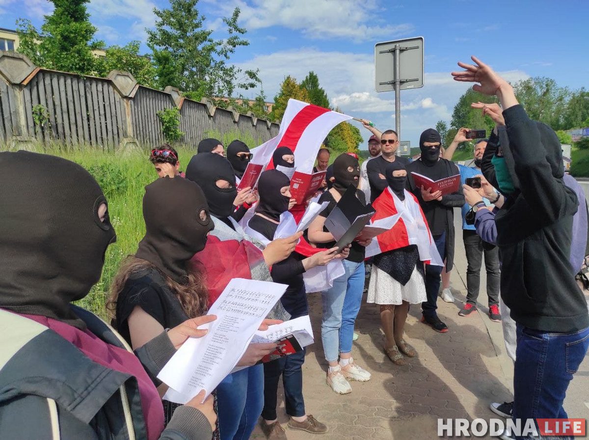 «Вызваліце палітвязняў і адкрыйце мяжы». На польска-беларускай мяжы пачаўся намётавы мітынг