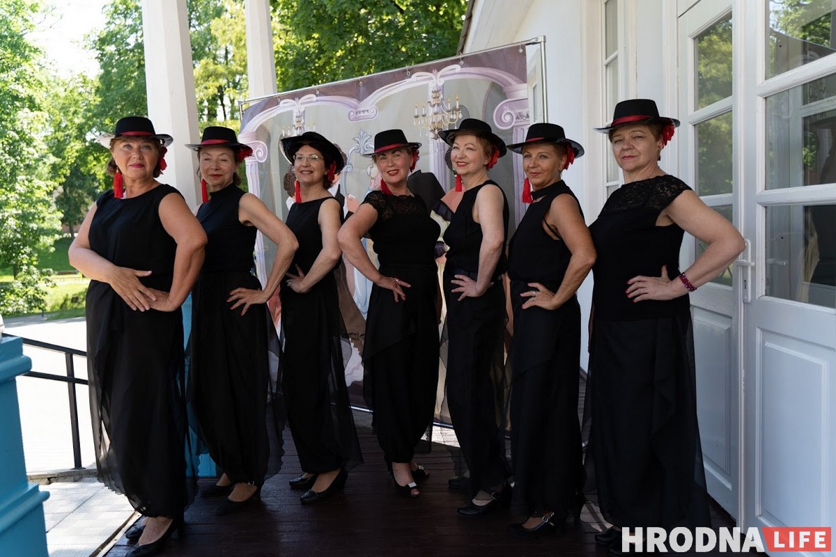 “Пани Элиза была бы счастлива”. Гродненки 50+ станцевали в честь писательницы и снялись для модного каталога