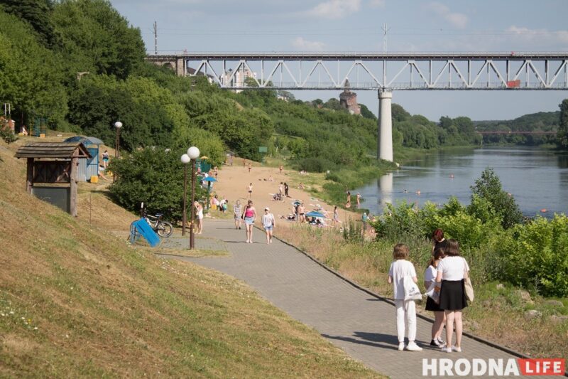 Фонтаны, Нёман и Городничанка. От жары гродненцы прячутся в воду