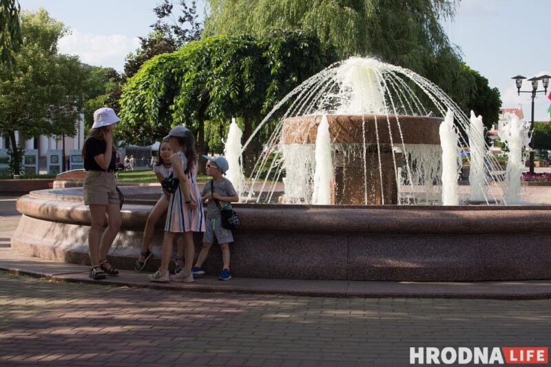 Фонтаны, Нёман и Городничанка. От жары гродненцы прячутся в воду