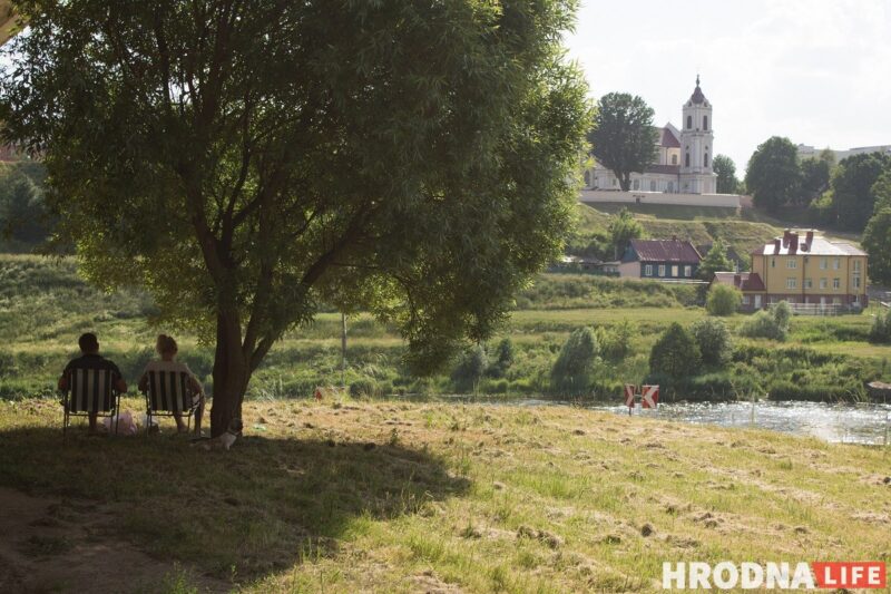 Фонтаны, Нёман и Городничанка. От жары гродненцы прячутся в воду