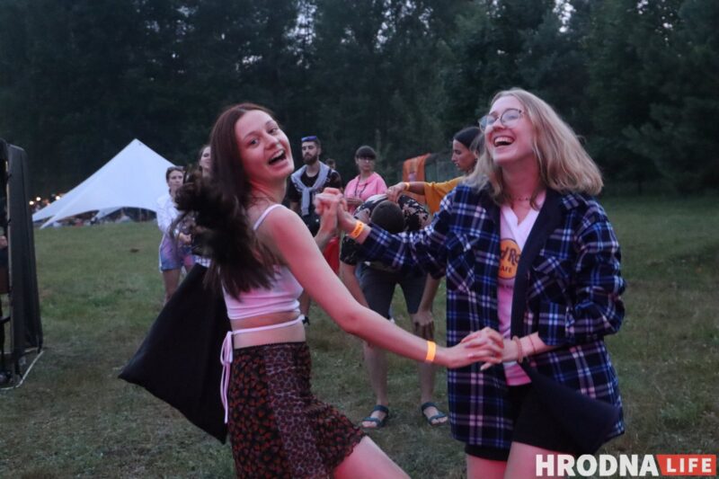 «Движ живет в каждом из нас». Под Сморгонью прошел первый музыкальный фестиваль ДВИЖ, хедлайнеры мероприятия - Nuteki и ARSTON