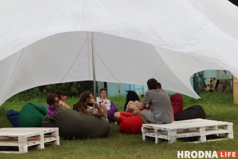 «Движ живет в каждом из нас». Под Сморгонью прошел первый музыкальный фестиваль ДВИЖ, хедлайнеры мероприятия - Nuteki и ARSTON