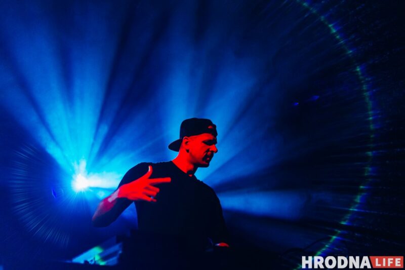 «Движ живет в каждом из нас». Под Сморгонью прошел первый музыкальный фестиваль ДВИЖ, хедлайнеры мероприятия - Nuteki и ARSTON