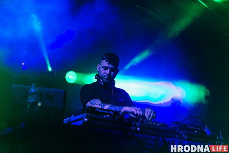 «Движ живет в каждом из нас». Под Сморгонью прошел первый музыкальный фестиваль ДВИЖ, хедлайнеры мероприятия - Nuteki и ARSTON