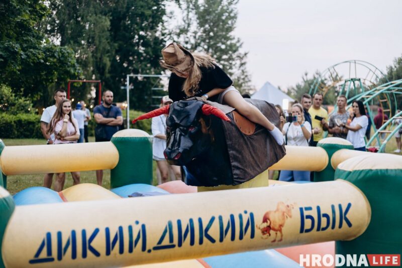 «Движ живет в каждом из нас». Под Сморгонью прошел первый музыкальный фестиваль ДВИЖ, хедлайнеры мероприятия - Nuteki и ARSTON