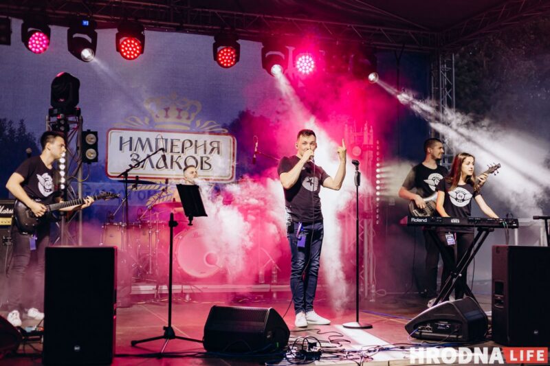 «Движ живет в каждом из нас». Под Сморгонью прошел первый музыкальный фестиваль ДВИЖ, хедлайнеры мероприятия - Nuteki и ARSTON