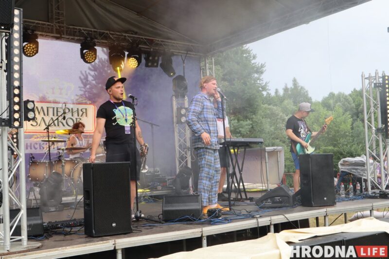 «Движ живет в каждом из нас». Под Сморгонью прошел первый музыкальный фестиваль ДВИЖ, хедлайнеры мероприятия - Nuteki и ARSTON