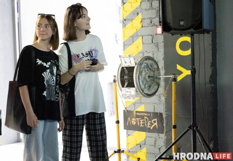 Хлопец з "Матрыцы", рэванш з клавіятурай і паляванне на мышэй. У Гродне адкрылі кіберарэну "Skynet"