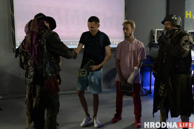 Хлопец з "Матрыцы", рэванш з клавіятурай і паляванне на мышэй. У Гродне адкрылі кіберарэну "Skynet"