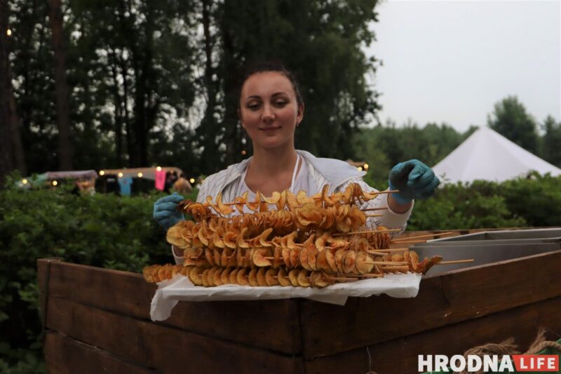 «Движ живет в каждом из нас». Под Сморгонью прошел первый музыкальный фестиваль ДВИЖ, хедлайнеры мероприятия - Nuteki и ARSTON