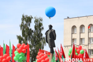 Концерт на Ленина и медведь в парке. Как прошел День Независимости в Гродно Концерт на Ленина и медведь в парке. Как прошел День Независимости в Гродно