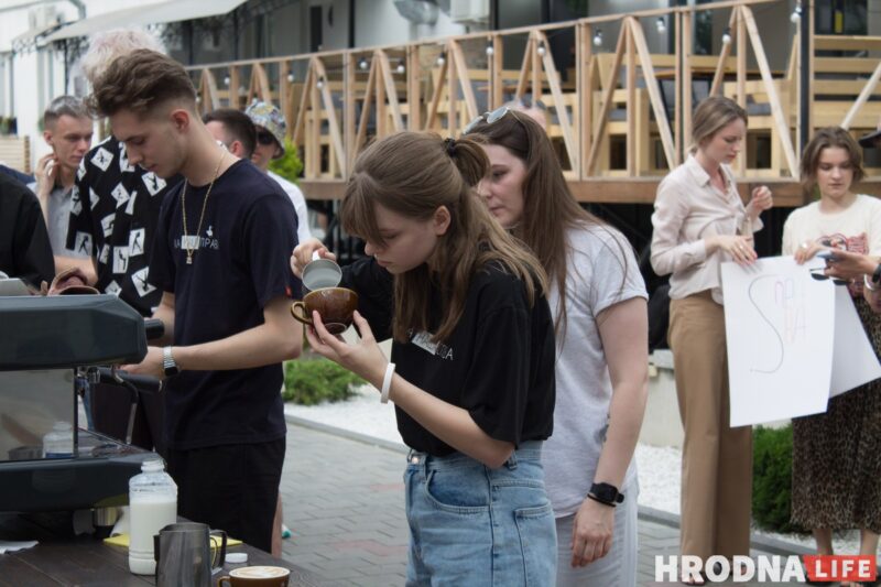 100 рублей за капучино от победителя. В Гродно прошёл первый городской арт-батл среди бариста