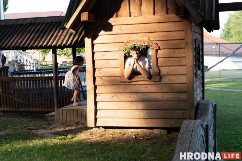 Ночной костёр, танцы и "папараць-кветка". Под Гродно ещё раз отпраздновали Купалье