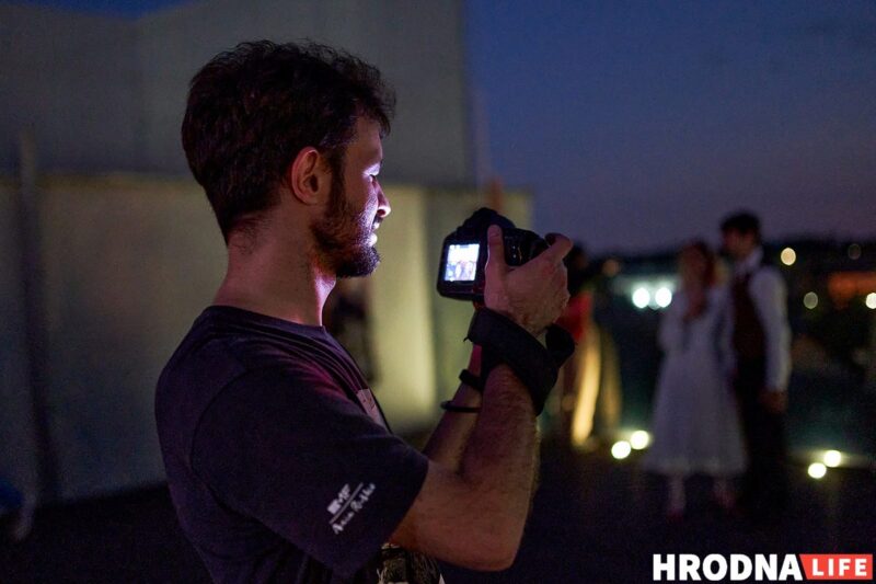 Людзі, эмоцыя, колер. Глядзіце, як выглядае начное жыццё ў Гродне