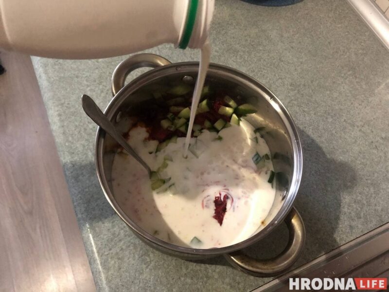 Летні пікнік: халаднік з каўбасой, грэнкі і вішнёвы кампот. Збіраемся на прыроду за паўгадзіны