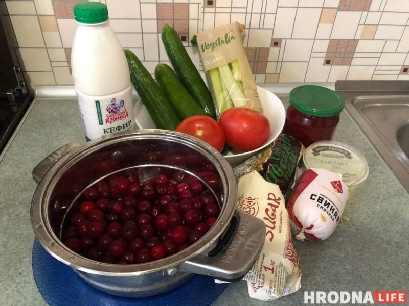 Летні пікнік: халаднік з каўбасой, грэнкі і вішнёвы кампот. Збіраемся на прыроду за паўгадзіны