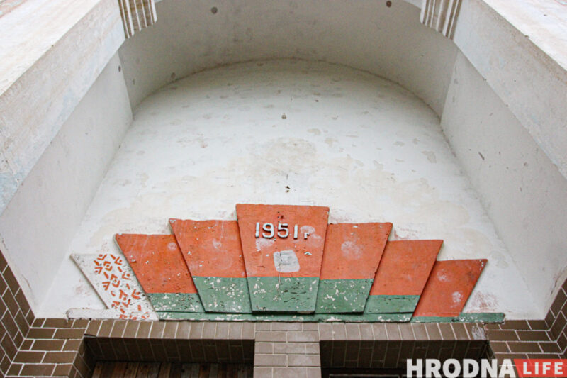 Храм в спортзале и приют для котиков. Как сейчас выглядит бывший военный городок на Фолюше, который скоро исчезнет