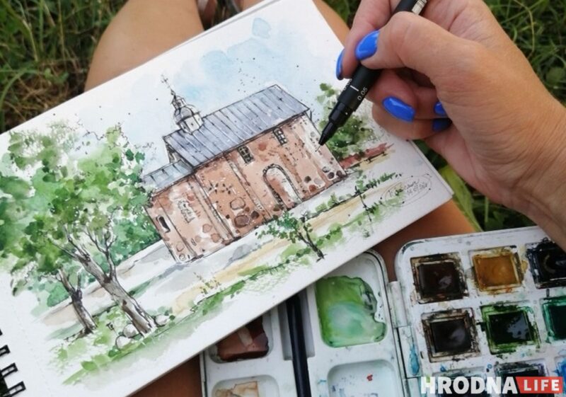 «Фотография документирует реальность, рисунок передает чувства». Открылась выставка Катерины Забелиной  «Любимый Гродно»