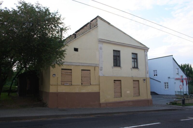 Часть снесут, появится четвертый этаж, но сохранят роспись. В Гродно на Большой Троицкой отреставрируют здание