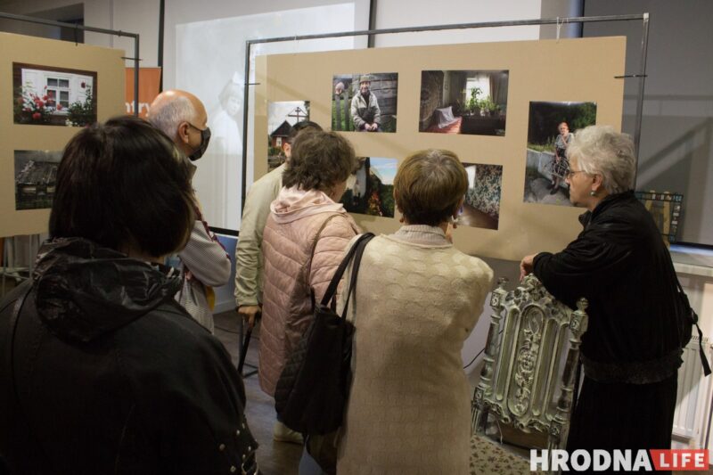 «Любовь - хатка, котик - душа». Выставку Наталии Дорош «Карані» открыли в Гродно