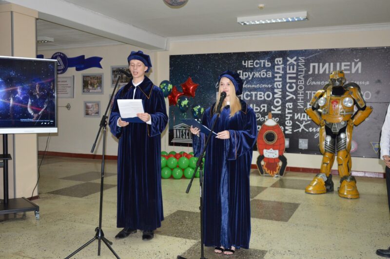 Прогуляться по Марсу и МКС можно в Гродно. В лицее №1 открылся класс астрономии с телескопом и VR-очками