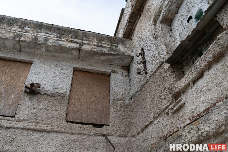 Бесценно и почти бесплатно. 5 фактов о Станиславовской кафлярне Друцких-Любецких, которую не могут продать даже со скидкой