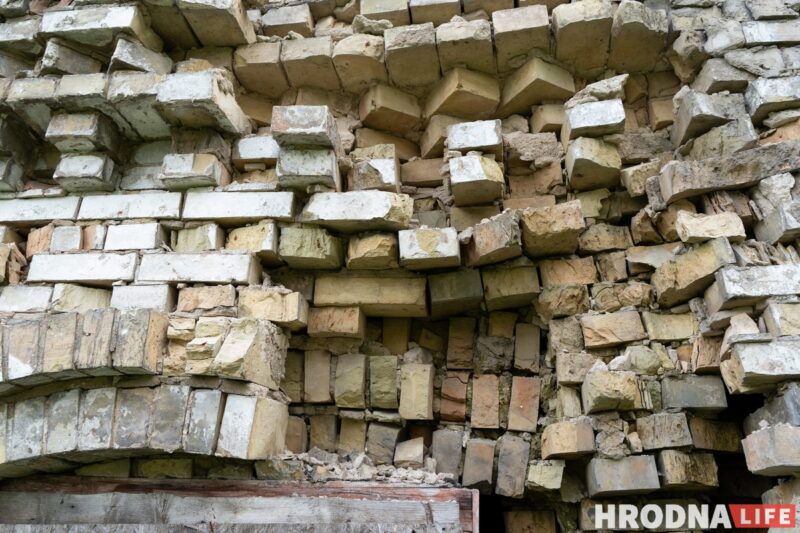 Бесценно и почти бесплатно. 5 фактов о Станиславовской кафлярне Друцких-Любецких, которую не могут продать даже со скидкой