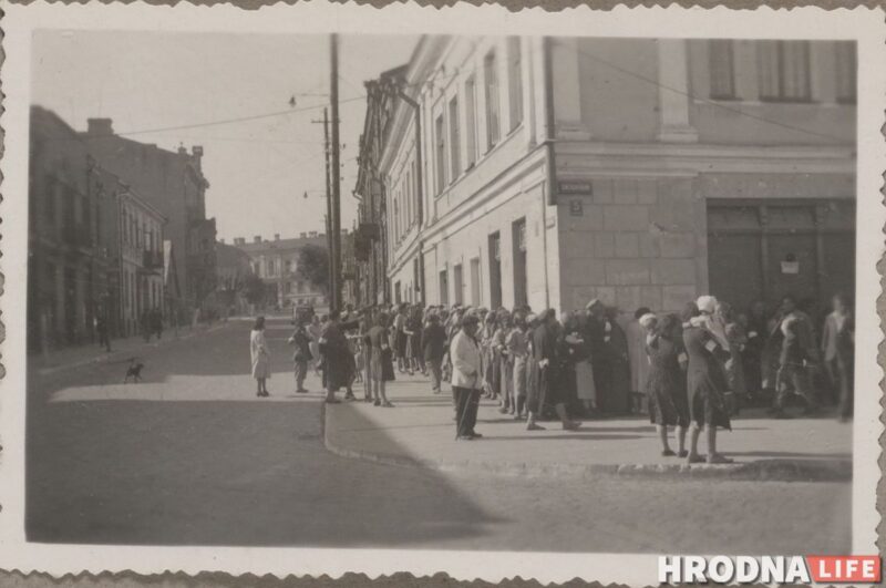 Разрушенный город и очереди евреев: смотрите уникальные снимки Гродно, которые сделал немецкий полицейский 80 лет назад