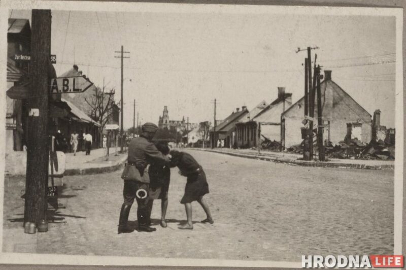Разрушенный город и очереди евреев: смотрите уникальные снимки Гродно, которые сделал немецкий полицейский 80 лет назад