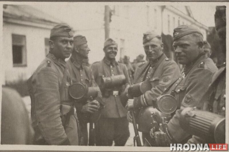 Разрушенный город и очереди евреев: смотрите уникальные снимки Гродно, которые сделал немецкий полицейский 80 лет назад