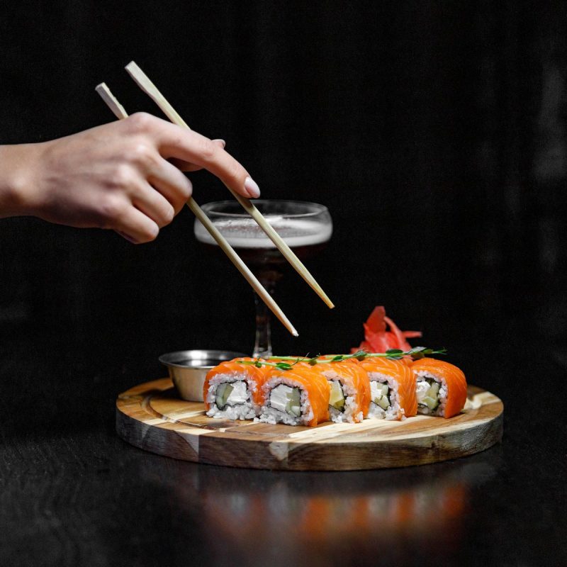 Темные тона, кирпичные стены и гранитные подоконники. В Гродно открылся новый бар в стиле LOFT