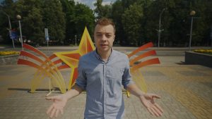 Алесь Залевский вместе с Ильей Варламовым сделали кино о Беларуси. Там есть колхозы, КГБ, Чернобыль, Мидовг и даже Шушкевич с Тихановской Алесь Залевский, журналист, который снял фильм про Беларусь для Ильи Варламова. Алесь Залеўскі, аўтар фільма пра Беларусь, знятага для канала Іллі Варламава