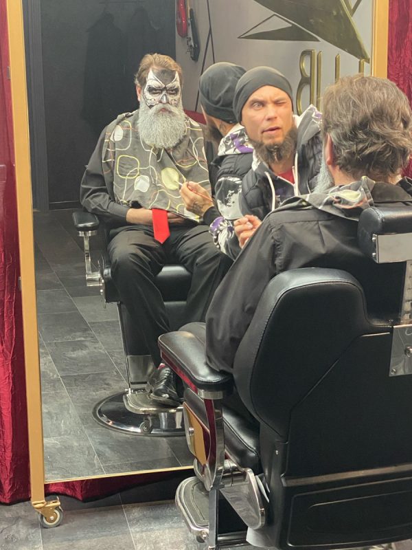 “Борода - не показатель”. Бородатые из Гродно репетировали Хэллоуин, чтобы помочь детям