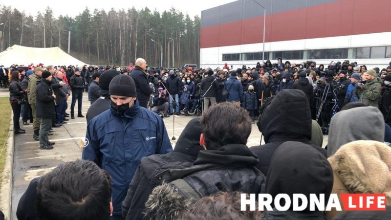 Александр Лукашенко приехал к мигрантам в Брузги