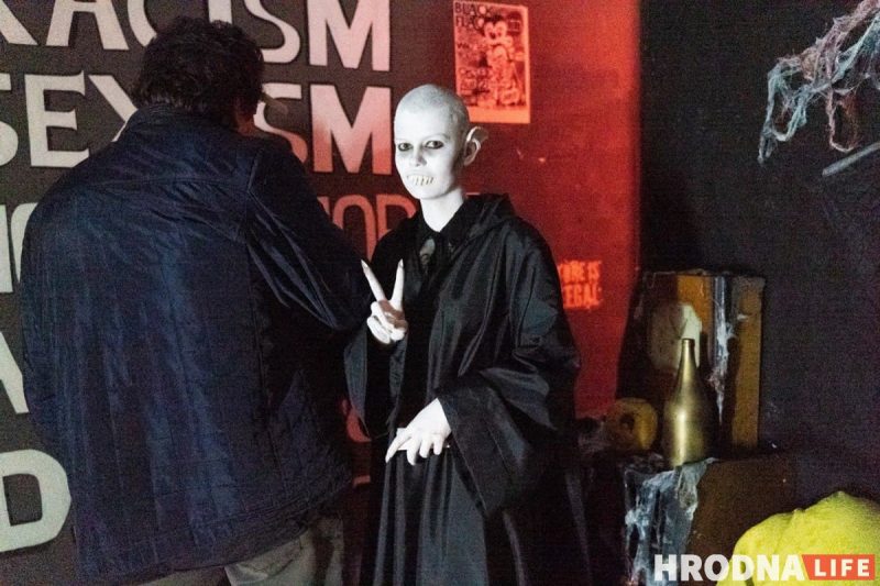 “Бармены разрисованные и атмосфера крутая”. Как отметили Хэллоуин в Гродно