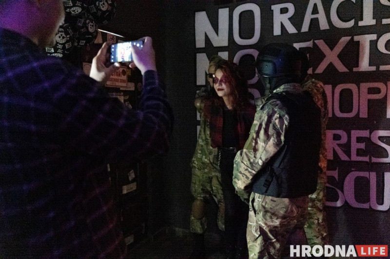 “Бармены разрисованные и атмосфера крутая”. Как отметили Хэллоуин в Гродно