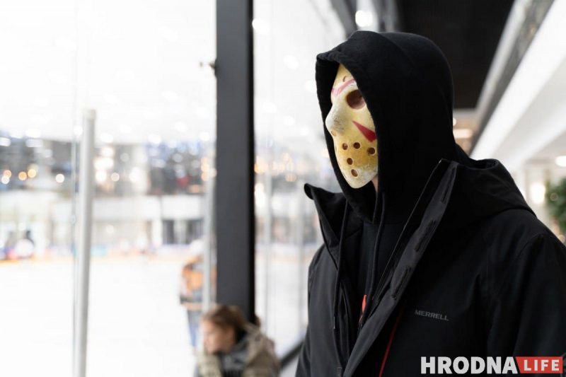 “Бармены разрисованные и атмосфера крутая”. Как отметили Хэллоуин в Гродно