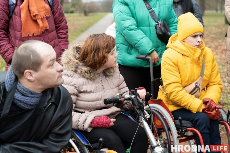 Неприступный Старый замок: Аня в инвалидной коляске попала только в один зал, Лера с ДЦП боялась спускаться по лестнице без перил