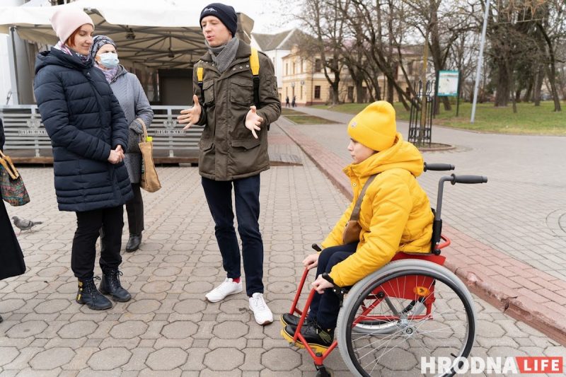 Неприступный Старый замок: Аня в инвалидной коляске попала только в один зал, Лера с ДЦП боялась спускаться по лестнице без перил