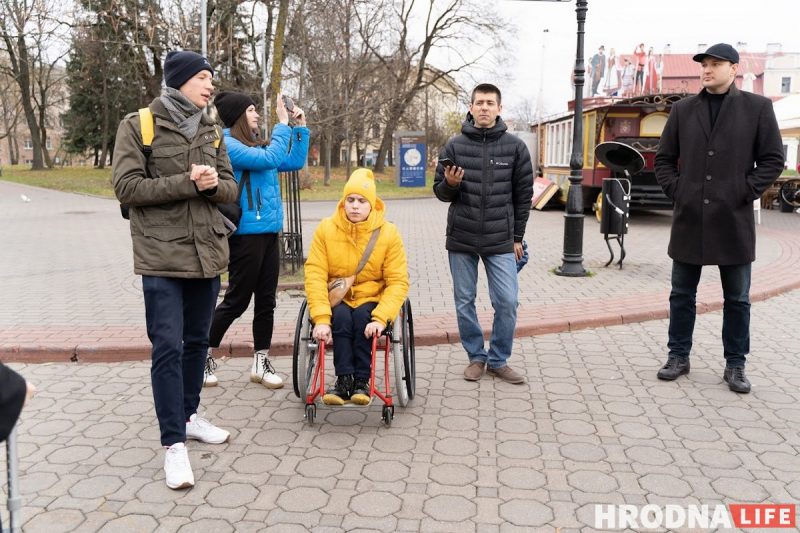 Неприступный Старый замок: Аня в инвалидной коляске попала только в один зал, Лера с ДЦП боялась спускаться по лестнице без перил