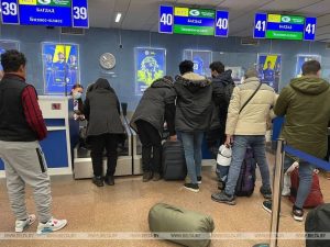 Ситуация с мигрантами: около 100 человек попытались пройти в Польшу, другие уже ждут эвакуационный рейс Ситуация с мигрантами: около 100 человек попытались пройти в Польшу, другие уже ждут эвакуационный рейс